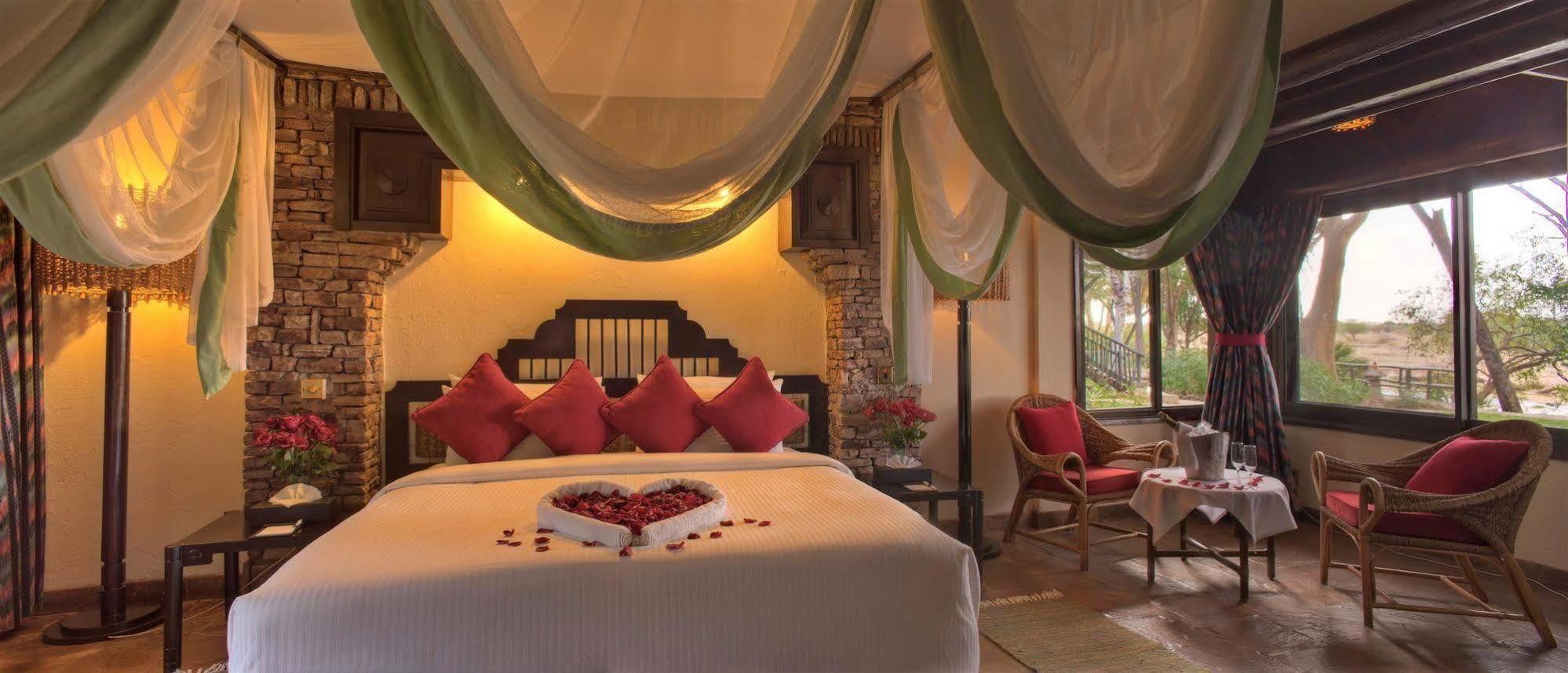 Sarova Shaba Game Lodge Archers Post Екстер'єр фото