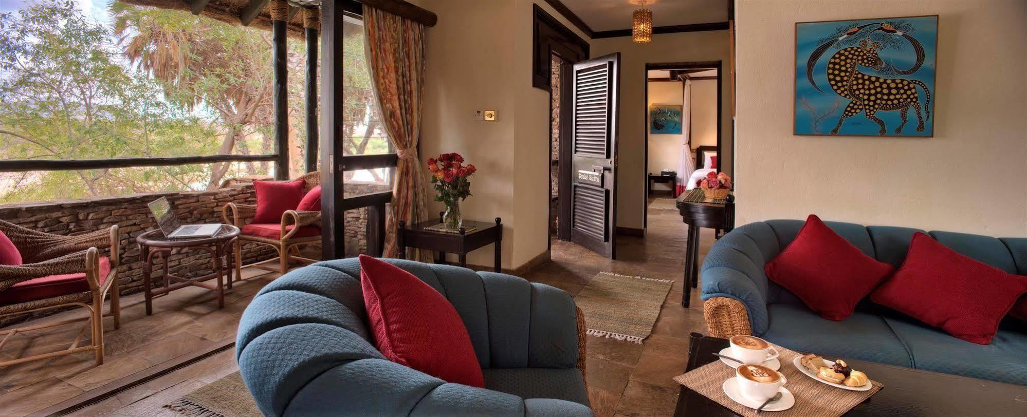 Sarova Shaba Game Lodge Archers Post Екстер'єр фото
