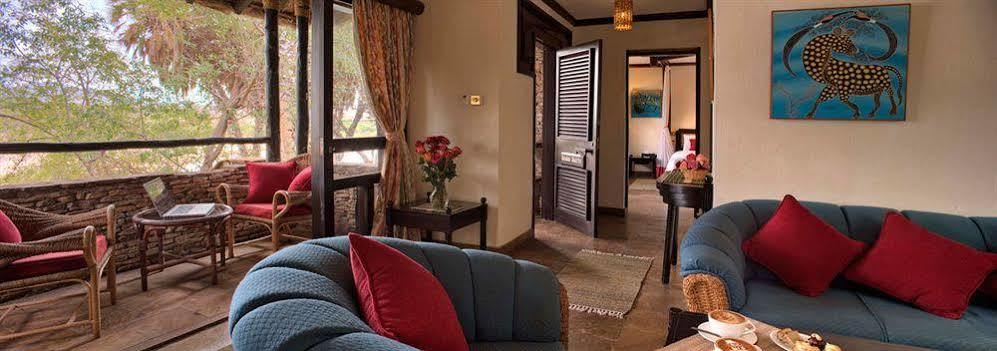 Sarova Shaba Game Lodge Archers Post Екстер'єр фото