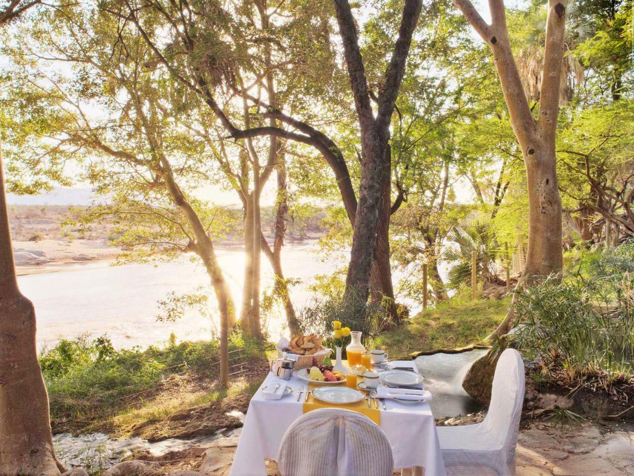 Sarova Shaba Game Lodge Archers Post Екстер'єр фото