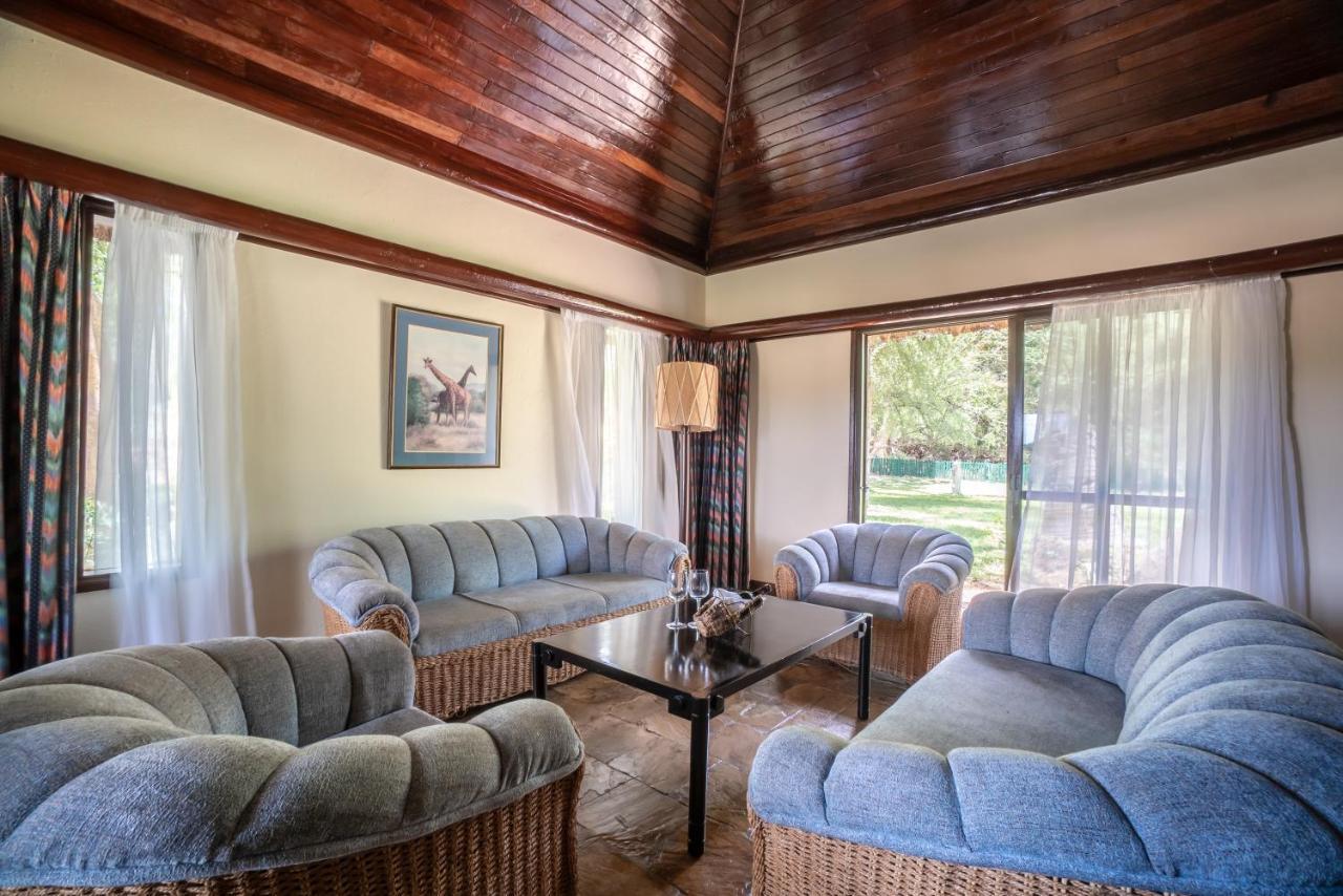 Sarova Shaba Game Lodge Archers Post Екстер'єр фото