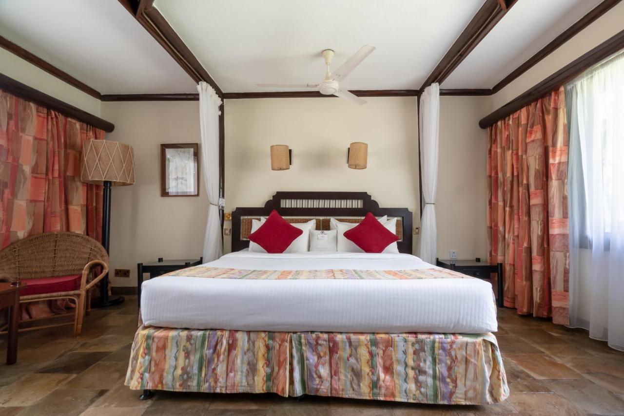 Sarova Shaba Game Lodge Archers Post Екстер'єр фото